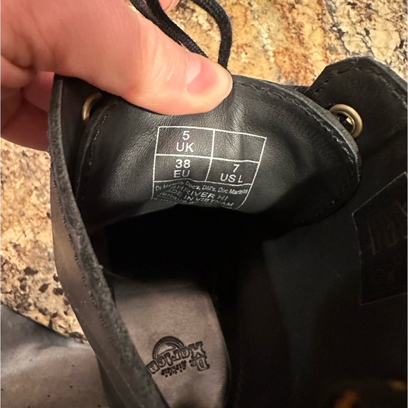 NWOT Women’s dr martens size 7 - Picture 6 of 7